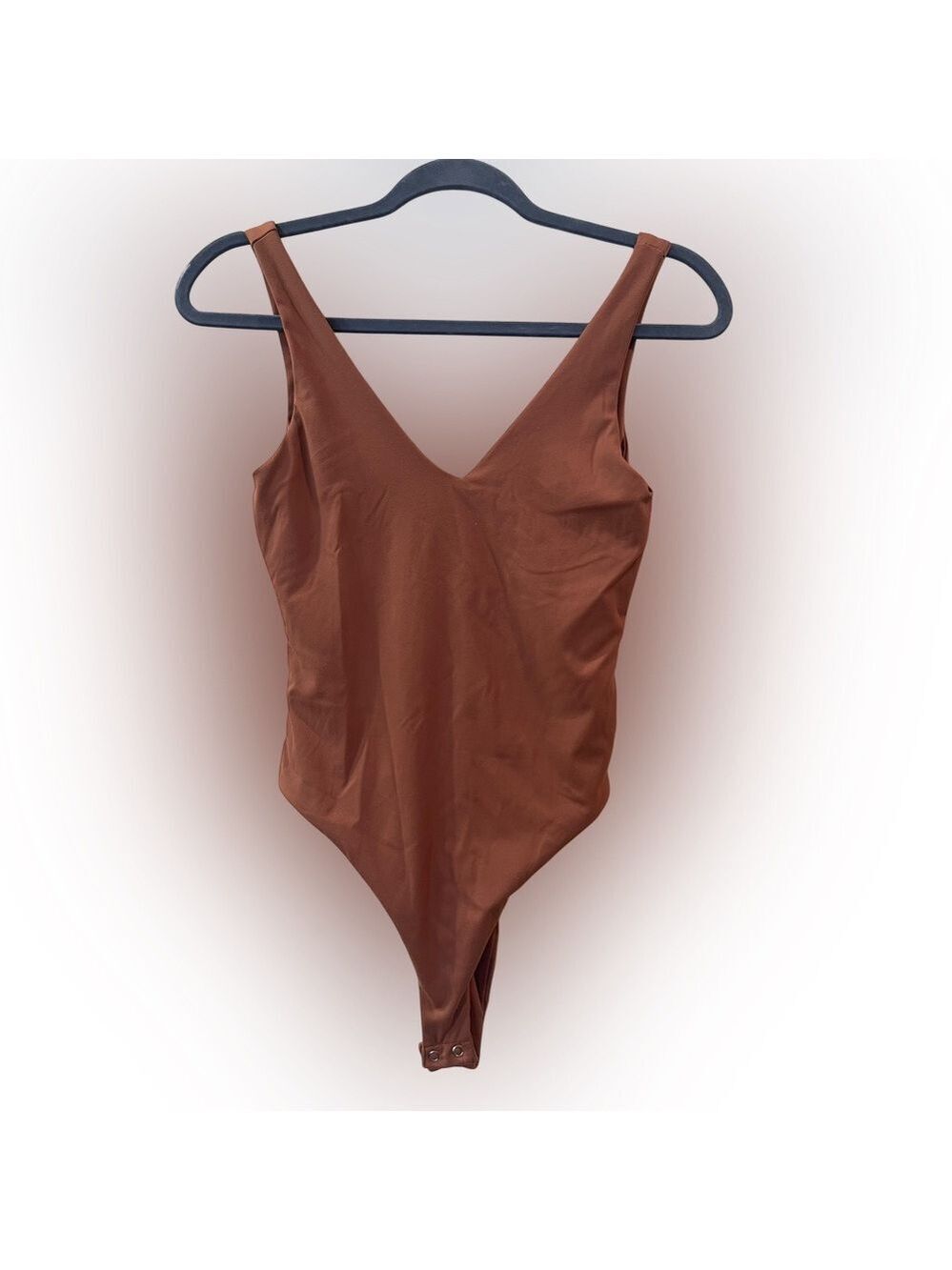 Forever21 Women’s Brown V-neck Bodysuit With Snaps Tank Top Size: Small